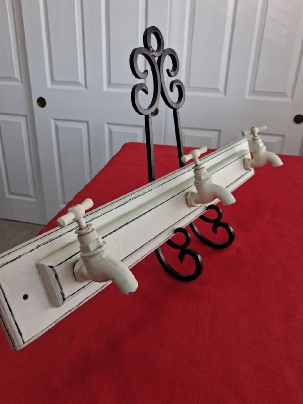 Kennedy's Country Collection Decorative Faucet Rack
